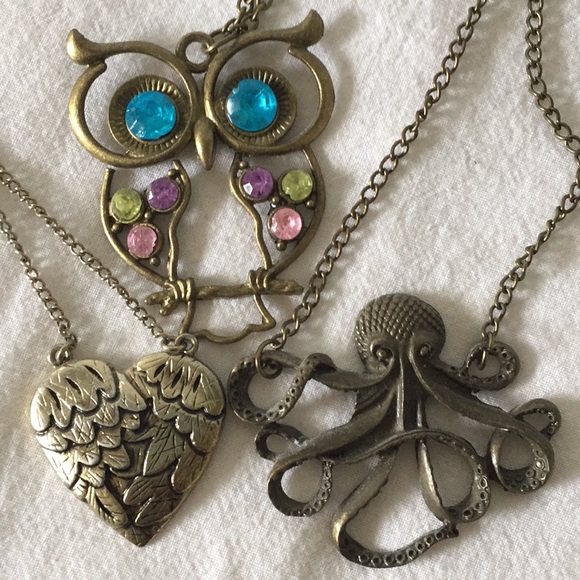 3 awesome necklaces and a chain - Picture 3 of 4